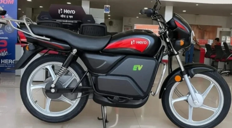 Hero Splendor Electric PRO ಹೀರೋ ಸ್ಪ್ಲೆಂಡರ್ ಎಲೆಕ್ಟ್ರಿಕ್ PRO – ಕೇವಲ ₹45,000ಕ್ಕೆ ಲಾಂಚ್, 400Km ರೇಂಜ್, 15 ವರ್ಷ ಬ್ಯಾಟರಿ ವಾರಂಟಿ!